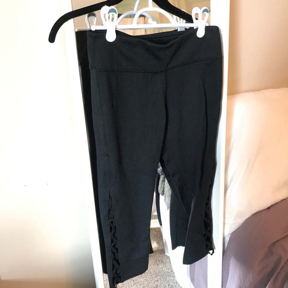 Fabletics black crop legging